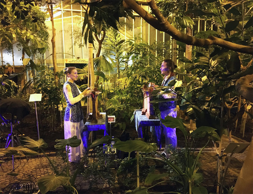 Wasser und Musik - Tropische Nächte im Botanischen Garten